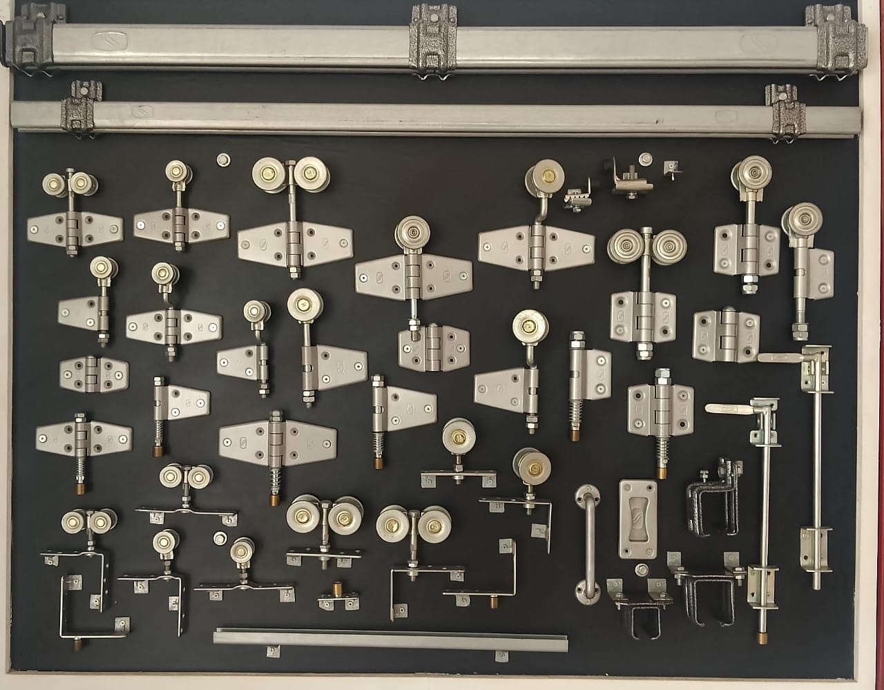 Komponen Pintu Garasi Rumah