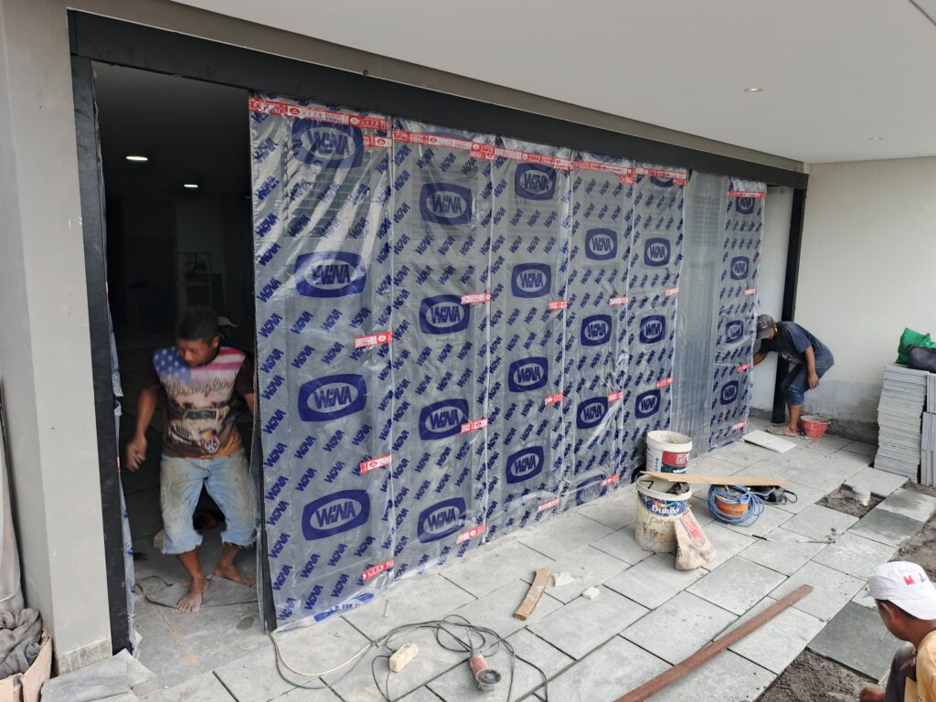 Pemasangan baru dari garasi rusak