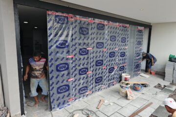 Pemasangan baru dari garasi rusak